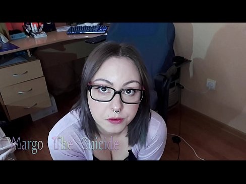 ❤️ Sexy meisie met bril suig dildo diep op kamera ❤️ Harde pornografie by ons ❤
